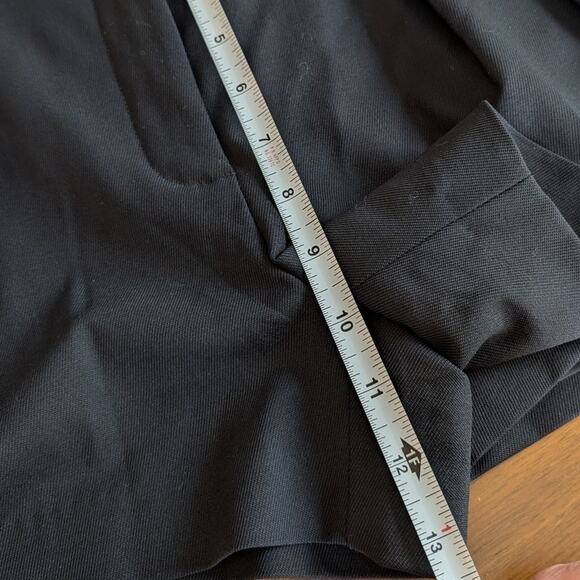 NWT Babaton Bureau Black Mid-rise Wool Twill Pleated Mini Shorts, size 2 - Picture 6 of 9